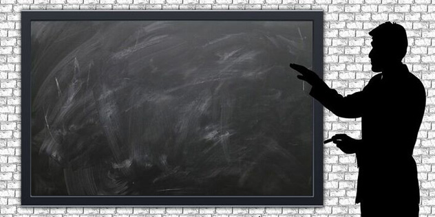 Lehrer an Tafel, Bild: © CC Commons/pixabay